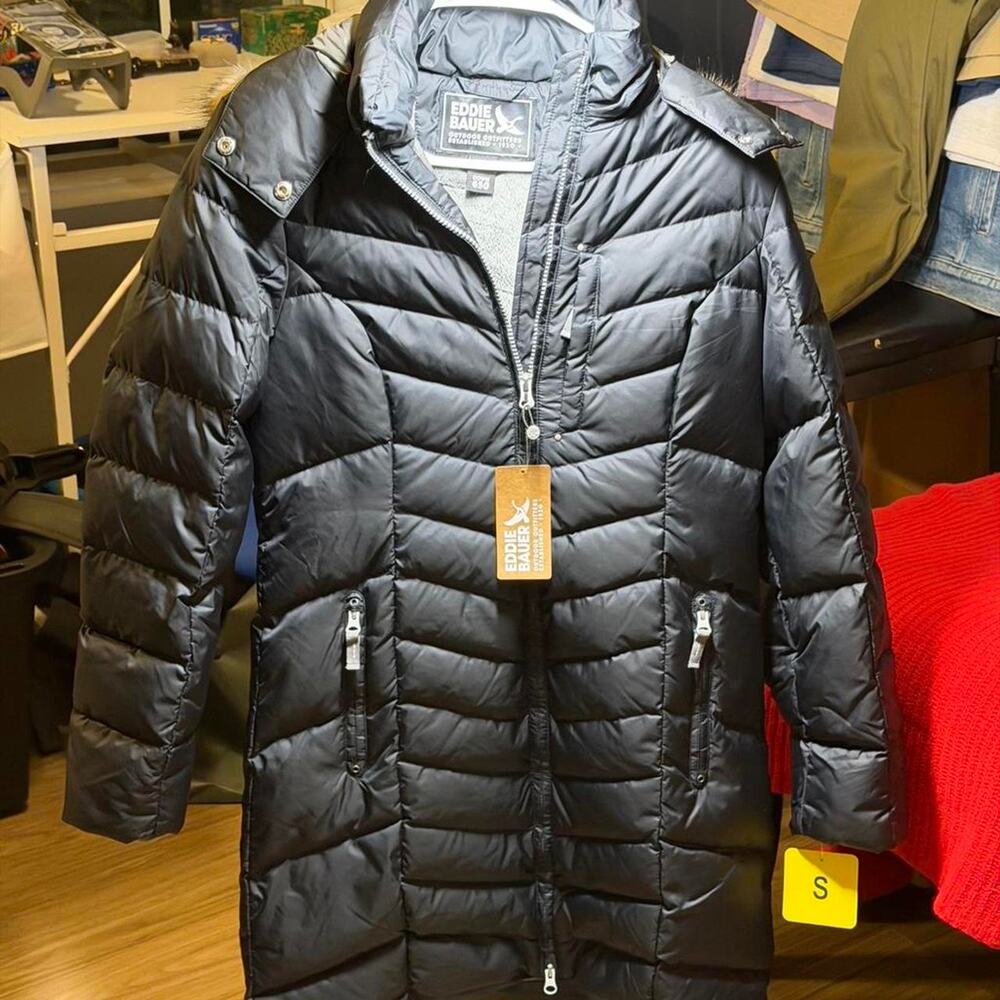 Black eddie bauer puffer parka